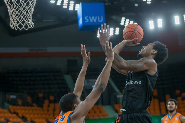 规则面前人 规则面前人